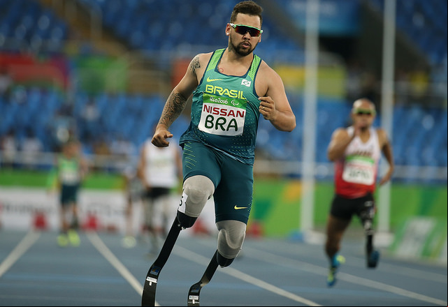 Petrucio Ferreira nos 100m T47 levou o ouro e ainda marcou dois recordes mundiais