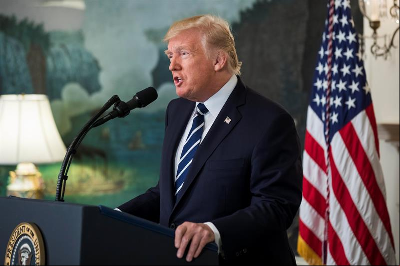 O presidente Donald Trump anunciou há pouco que visitará Las Vegas para reunir-se com familiares das vítimas